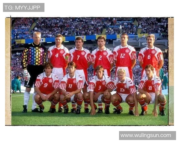 璀璨球场之星足球明星风采海报展示与介绍